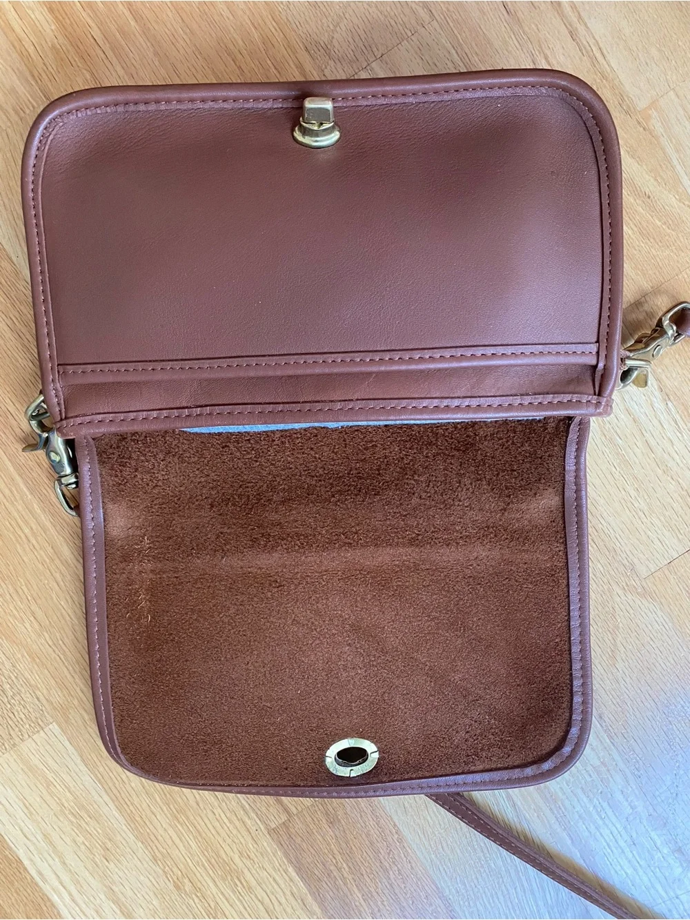 Coach Vintage Penny Pocket  Bag Tan Leather Crossbody Shoulder  Turnlock USA